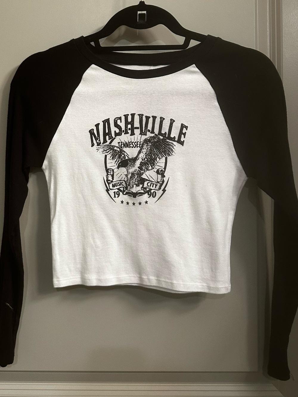 Nashville Raglan Long-Sleeve Crop Top - White/Black